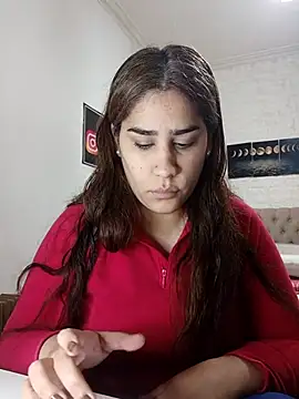 nahiarabiel33 online show from 06-18-26, 07:18