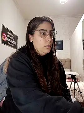nahiarabiel33 online show from 06-25-26, 07:29