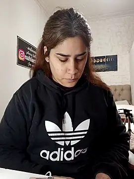 nahiarabiel33 online show from 06-26-26, 07:29