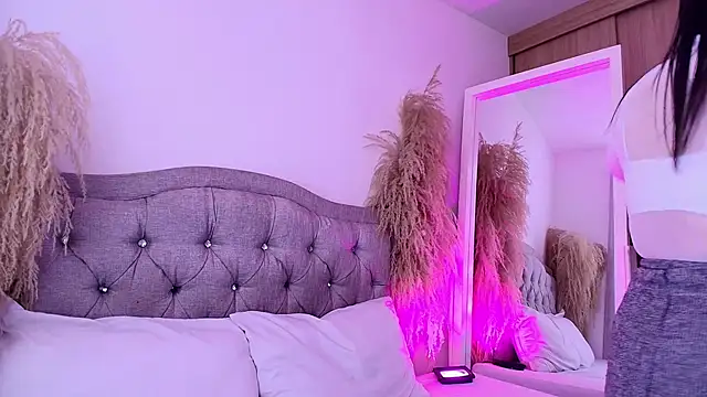 annie  20 online show from 03-26-26, 05:07