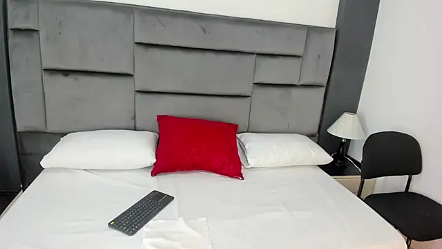 Snapshot of CatleyaSmith chatting on 12-16-25, 11:59 CatleyaSmith online show from 12-16-25, 11:59