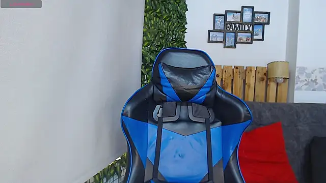 Snapshot of mila_fortune chatting on 11-08-25, 02:28 mila fortune online show from 11-08-25, 02:28