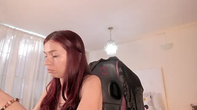 Emi Rosee online show from 11-19-25, 12:38