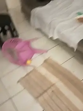 Snapshot of _-_-_putinha chatting on 11-05-25, 11:10 - - putinha online show from 11-05-25, 11:10