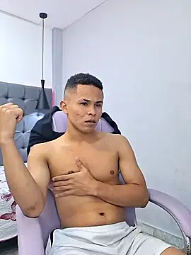 Liams18 online show from 11-14-25, 01:04