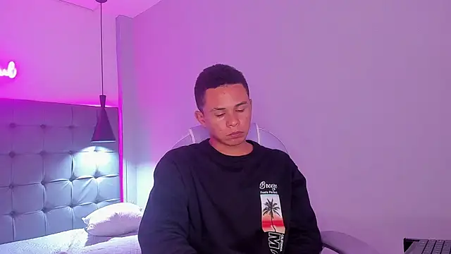 Liams18 online show from 11-29-25, 03:42