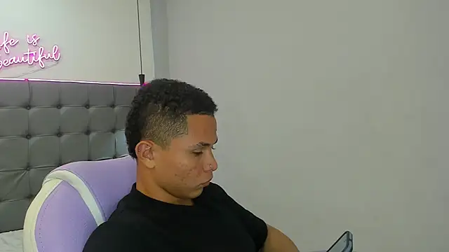 Liams18 online show from 12-20-25, 02:40