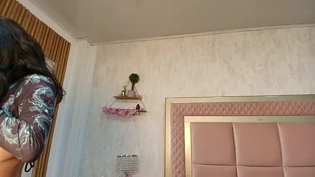 Snapshot of Madhison_5 chatting on 02-27-26, 12:27 Madhison 5 online show from 02-27-26, 12:27