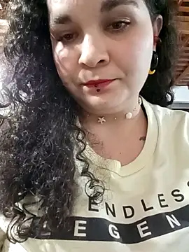 Snapshot of Reichel05_ chatting on 11-09-25, 04:55 Reichel05 online show from 11-09-25, 04:55