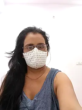 sanjana077 online show from 04-21-26, 07:25