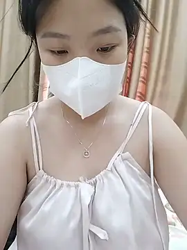 linh-xinh18 online show from 07-26-26, 10:00