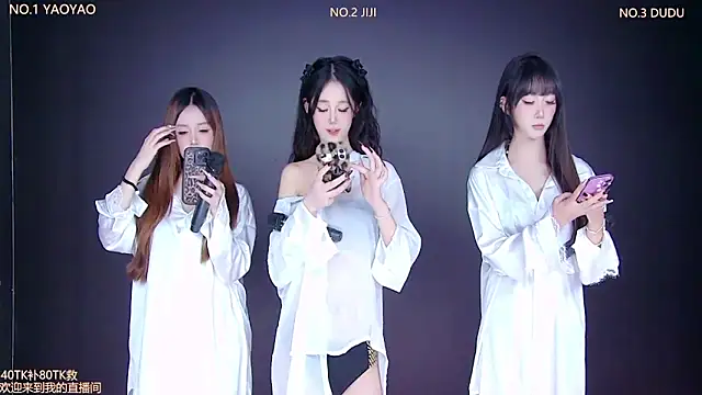 Snapshot of 88_Emeralds chatting on 11-06-25, 09:15 88 Emeralds online show from 11-06-25, 09:15