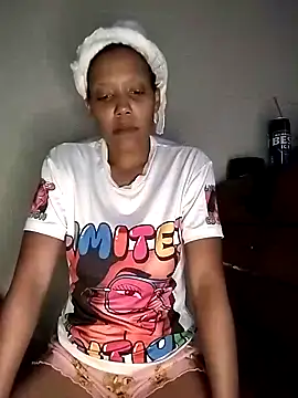 Snapshot of SITHANDRAH chatting on 12-19-25, 12:45 SITHANDRAH online show from 12-19-25, 12:45