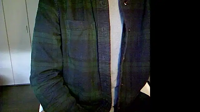 Snapshot of Taro070 chatting on 11-11-25, 03:50 Taro070 online show from 11-11-25, 03:50