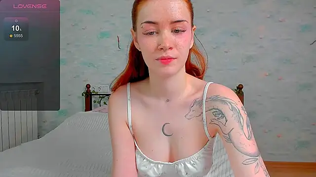 Snapshot of alice_with_freckles chatting on 06-04-26, 07:47 alice with freckles online show from 06-04-26, 07:47