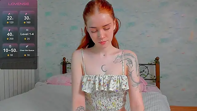Snapshot of alice_with_freckles chatting on 06-07-26, 09:57 alice with freckles online show from 06-07-26, 09:57