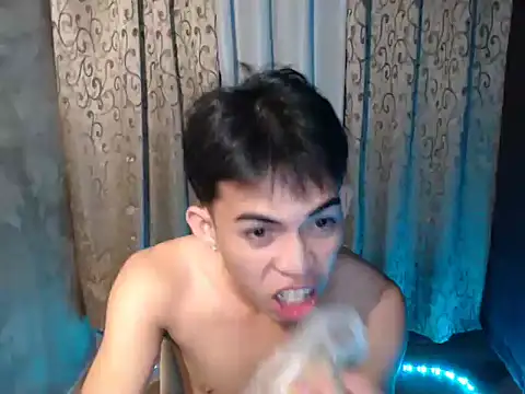 Urhotsilverboy online show from 12-03-25, 03:32