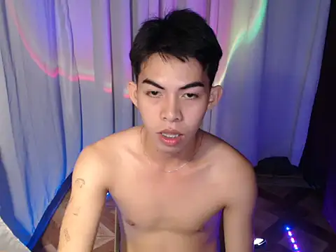 Urhotsilverboy online show from 04-06-26, 02:18