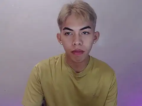 Urhotsilverboy online show from 05-10-26, 04:23