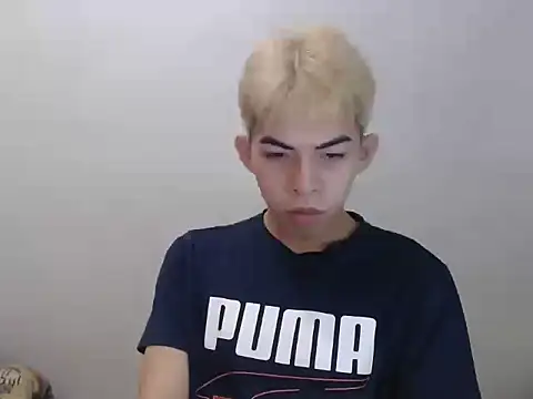 Urhotsilverboy online show from 05-25-26, 06:14