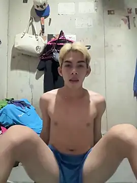 Urhotsilverboy online show from 06-10-26, 06:18
