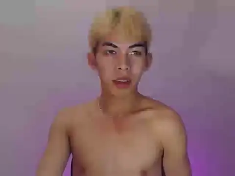Urhotsilverboy online show from 06-12-26, 04:28
