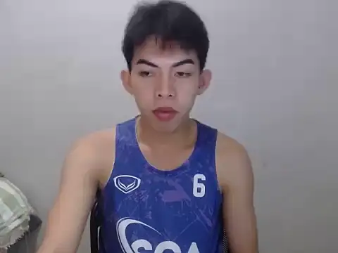 Urhotsilverboy online show from 07-15-26, 05:45