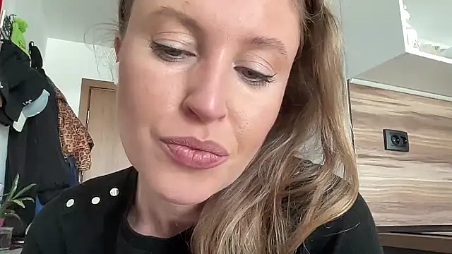 Ameli8 online show from 12-17-25, 11:16