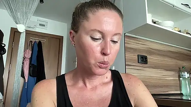 Snapshot of Ameli8 chatting on 06-05-26, 11:16 Ameli8 online show from 06-05-26, 11:16