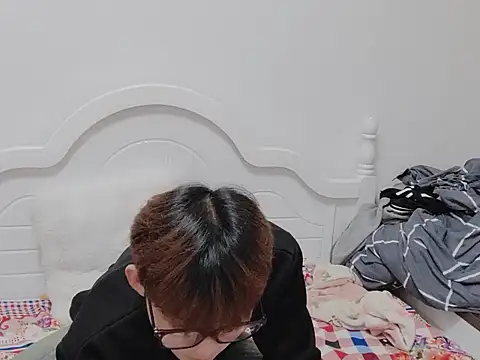 xiaomeng2563 online show from 11-06-25, 11:00