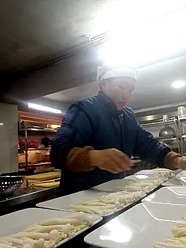 Helen kelly online show from 12-14-25, 07:25