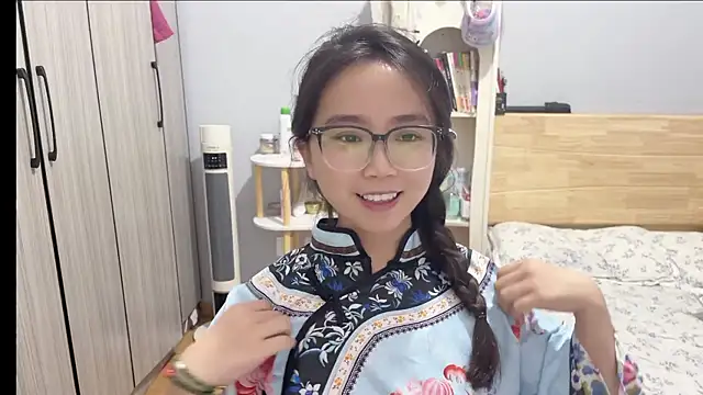 Hmm 0303 online show from 02-25-26, 03:21