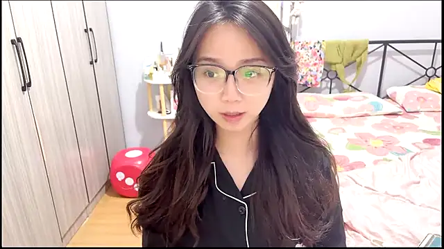 Hmm 0303 online show from 04-21-26, 03:39