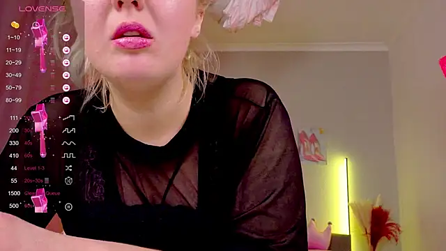 WildLady30 online show from 11-21-25, 07:12