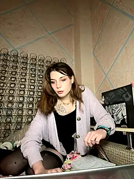 Snapshot of MiaDinA chatting on 11-11-25, 01:00 MiaDinA online show from 11-11-25, 01:00