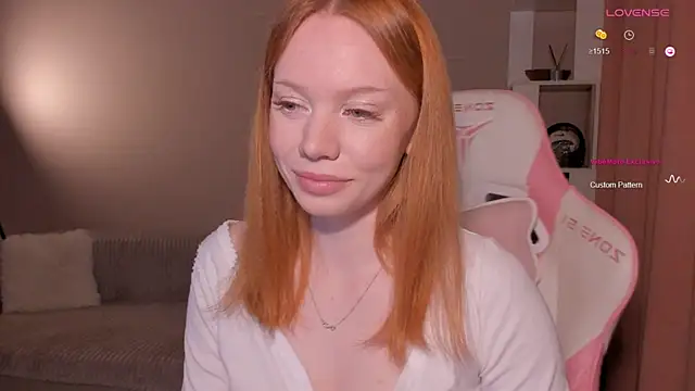 Snapshot of Elisahsthetics chatting on 01-18-26, 10:35 Elisahsthetics online show from 01-18-26, 10:35