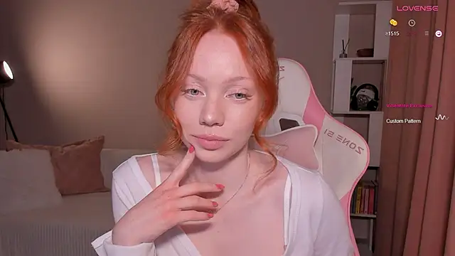 Snapshot of Elisahsthetics chatting on 03-14-26, 12:39 Elisahsthetics online show from 03-14-26, 12:39