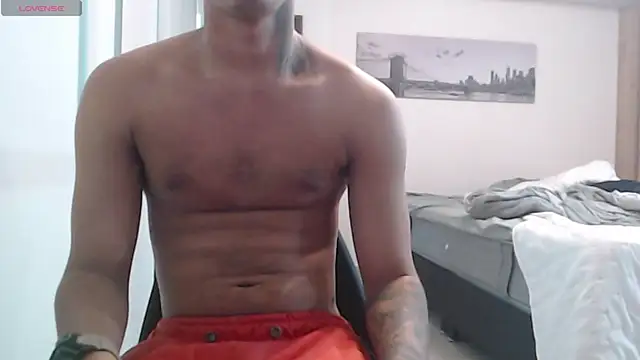 Snapshot of thebesthot chatting on 06-18-26, 11:53 thebesthot online show from 06-18-26, 11:53