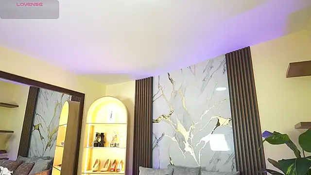 TessaaFox online show from 02-23-26, 11:40