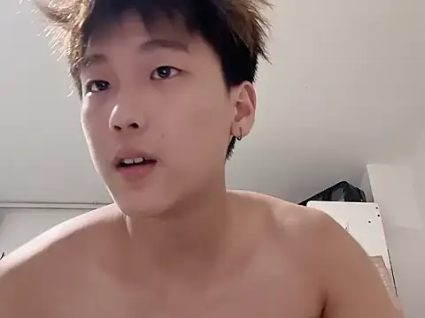 Snapshot of yangyang2006 chatting on 11-08-25, 01:55 yangyang2006 online show from 11-08-25, 01:55