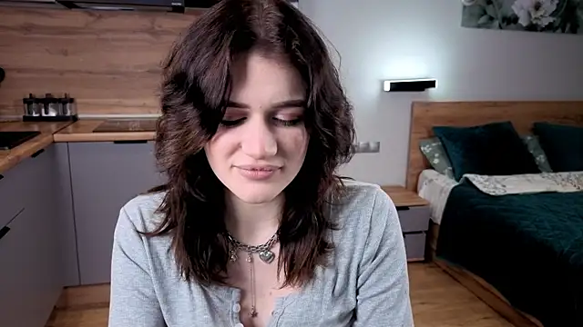 eshleeygreen online show from 11-14-25, 02:05