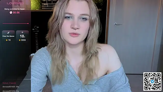 Snapshot of eshleeygreen chatting on 05-29-26, 08:29 eshleeygreen online show from 05-29-26, 08:29