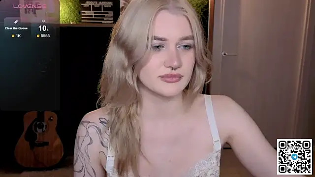 Snapshot of eshleeygreen chatting on 05-31-26, 07:48 eshleeygreen online show from 05-31-26, 07:48