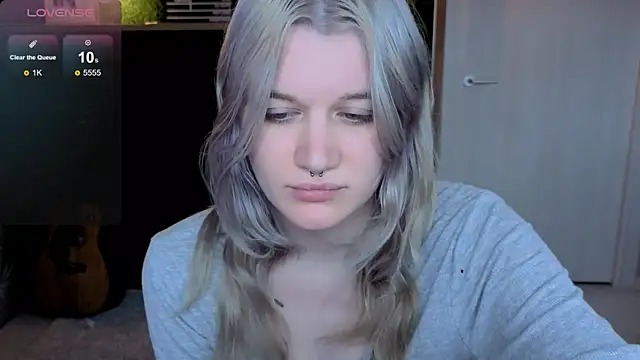 Snapshot of eshleeygreen chatting on 06-14-26, 11:51 eshleeygreen online show from 06-14-26, 11:51