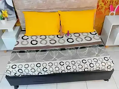 Yineth Hot online show from 11-20-25, 09:14