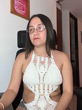 Snapshot of Melody_Spencer26 chatting on 11-21-25, 06:17 Melody Spencer26 online show from 11-21-25, 06:17