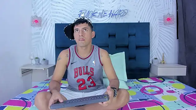 Snapshot of KEVIN_MCKINLEY chatting on 11-07-25, 06:13 KEVIN MCKINLEY online show from 11-07-25, 06:13