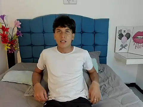 Valentino Lane online show from 01-08-26, 02:14