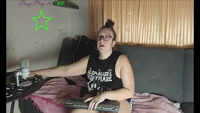 JadeStarUK online show from 07-31-26, 12:10