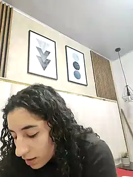 DemiJones  online show from 11-13-25, 04:44